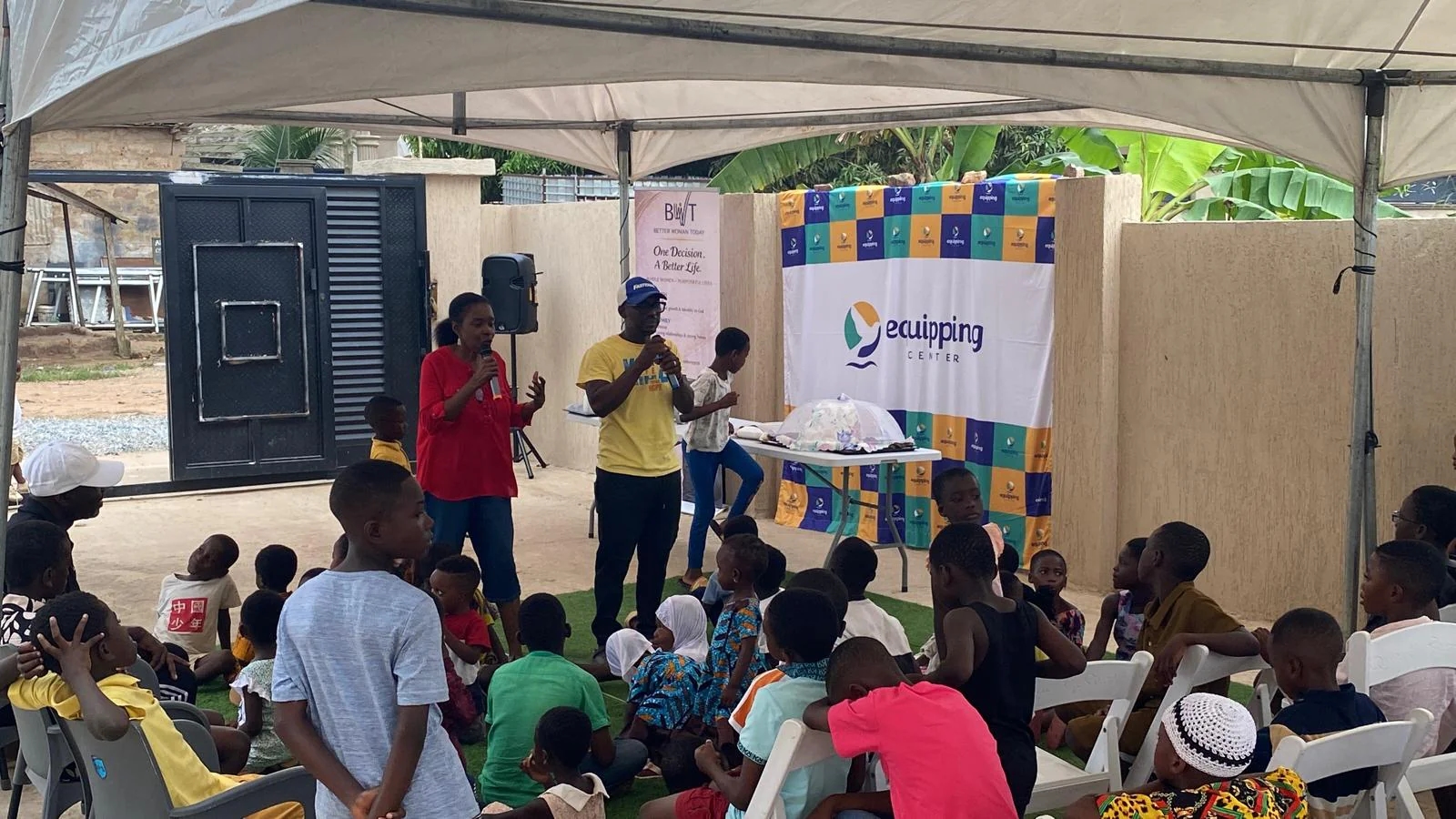 A community learning session hosted by Equipping Center Africa